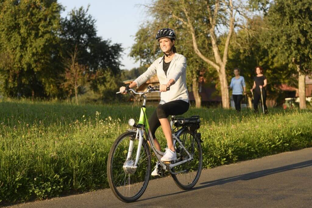 E-Bike fahren und Nordic Walking im steirischen Schilcherland