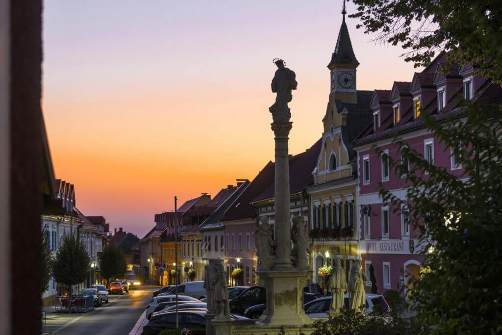 idylische Morgenstimmung der Marktgemeinde Schwanberg