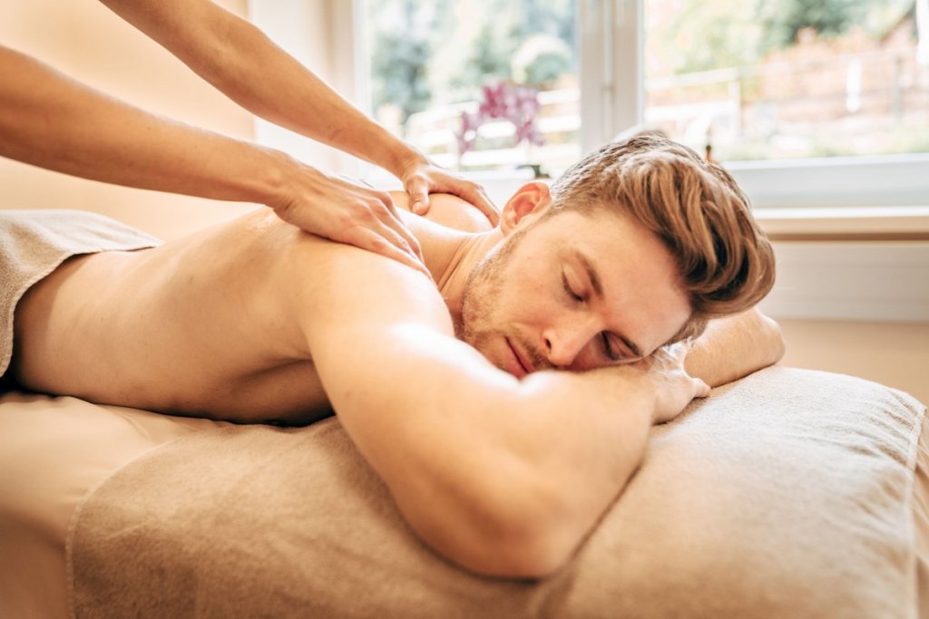 entspannende Massage im Heilmoorbad Schwanberg